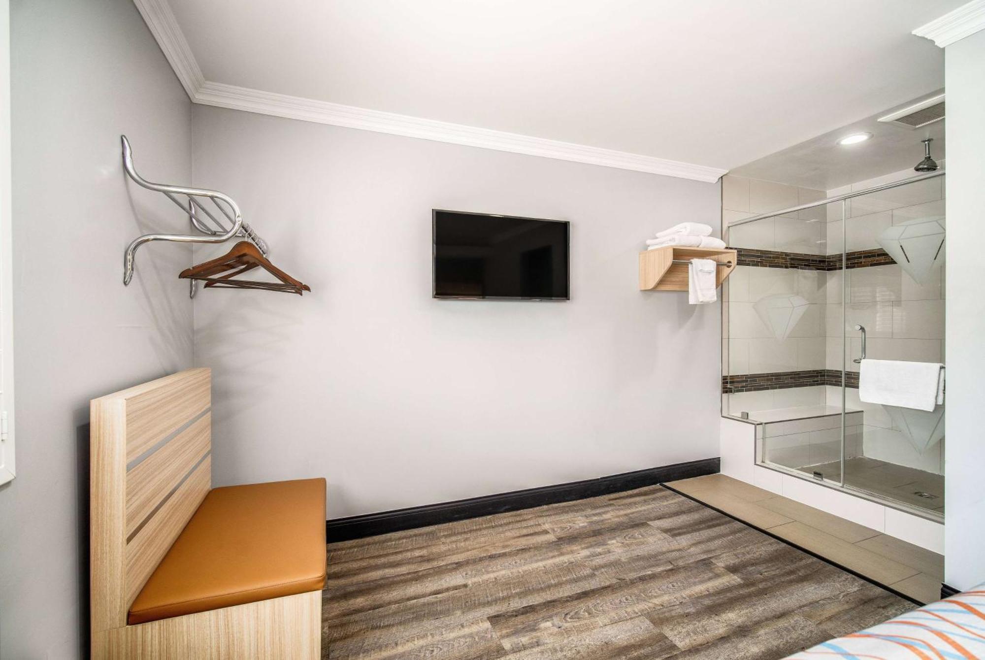 Travelodge Inn & Suites By Wyndham Bell Los Angeles Area Exterior foto