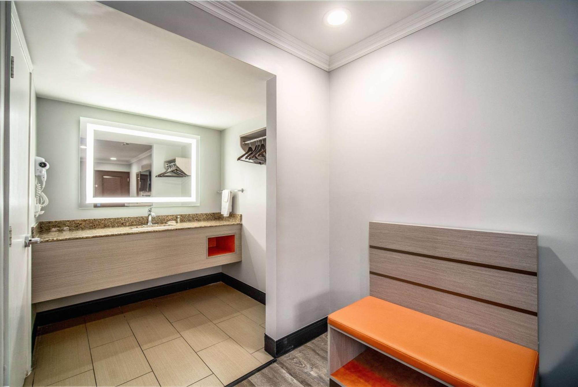 Travelodge Inn & Suites By Wyndham Bell Los Angeles Area Exterior foto