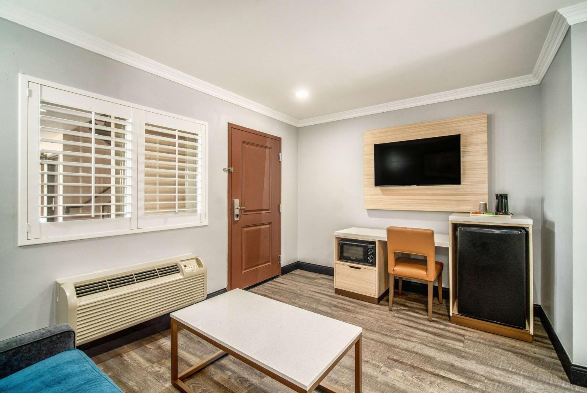 Travelodge Inn & Suites By Wyndham Bell Los Angeles Area Exterior foto