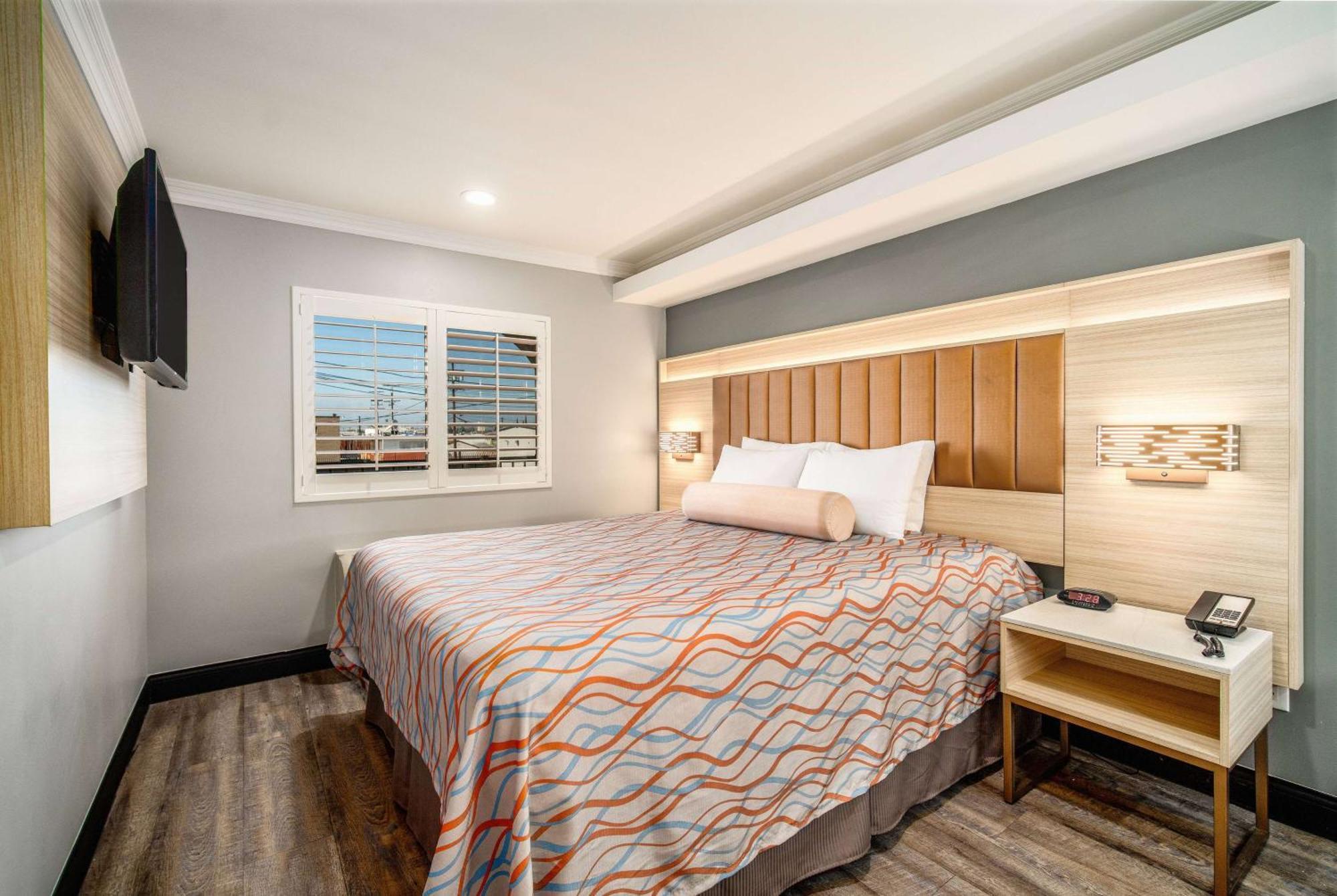 Travelodge Inn & Suites By Wyndham Bell Los Angeles Area Exterior foto