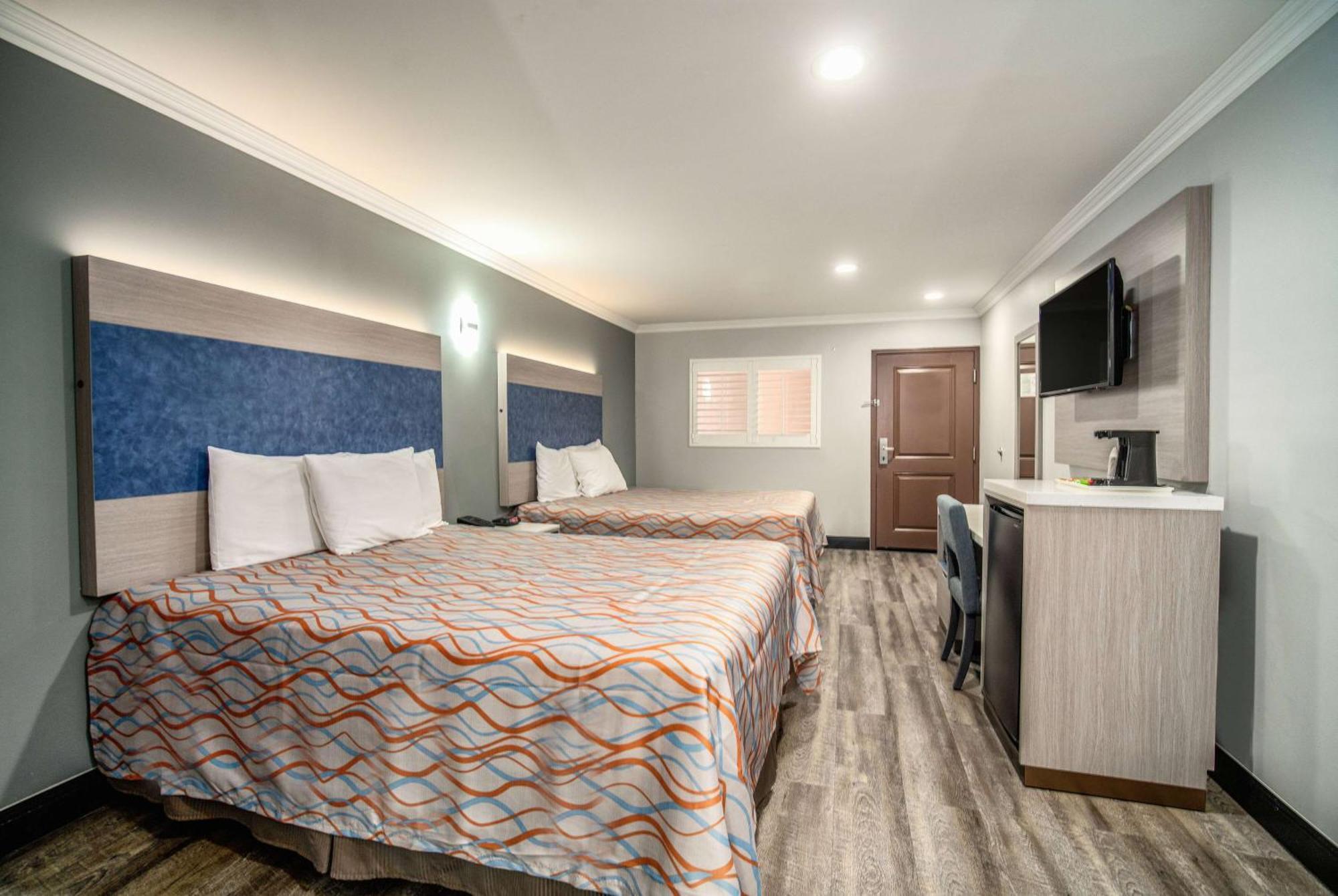 Travelodge Inn & Suites By Wyndham Bell Los Angeles Area Exterior foto
